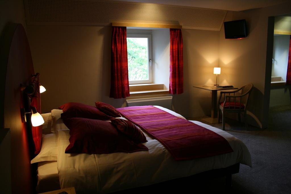 Mazy Golf & Hotel De Falnuee חדר תמונה